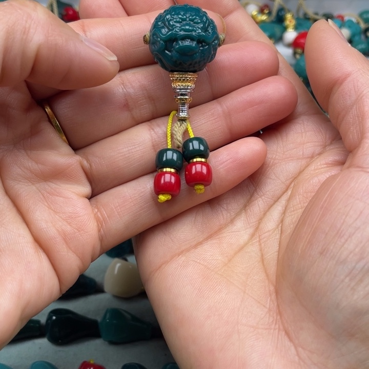 琉璃颈饰雪巴琉璃配饰珠