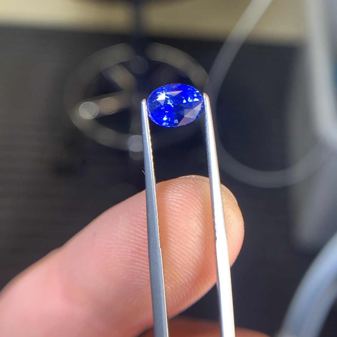蓝宝石裸石未镶嵌1.59克拉皇家蓝蓝宝石裸石