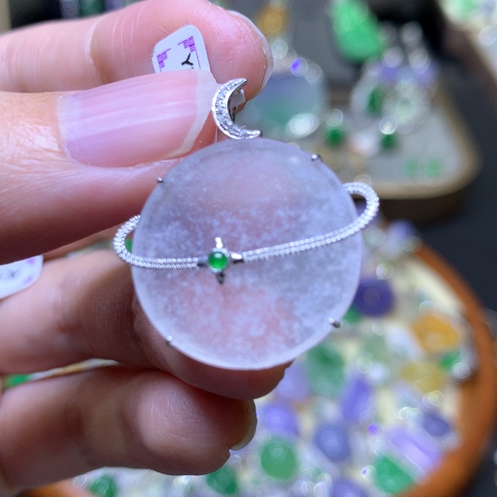 【闪购商品】翡翠颈饰18K金镶嵌翡翠吊坠项链