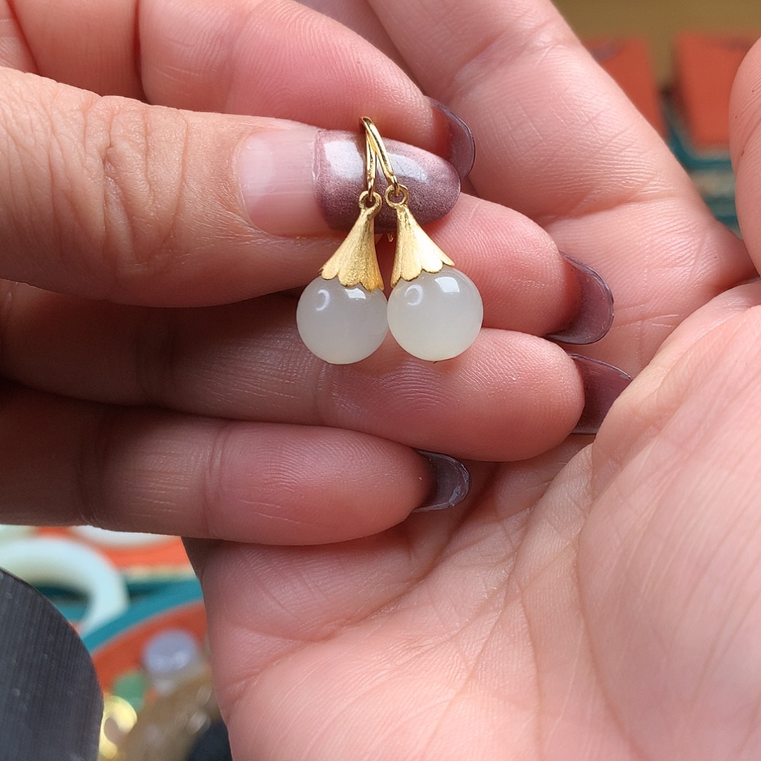 和田玉未镶嵌耳饰