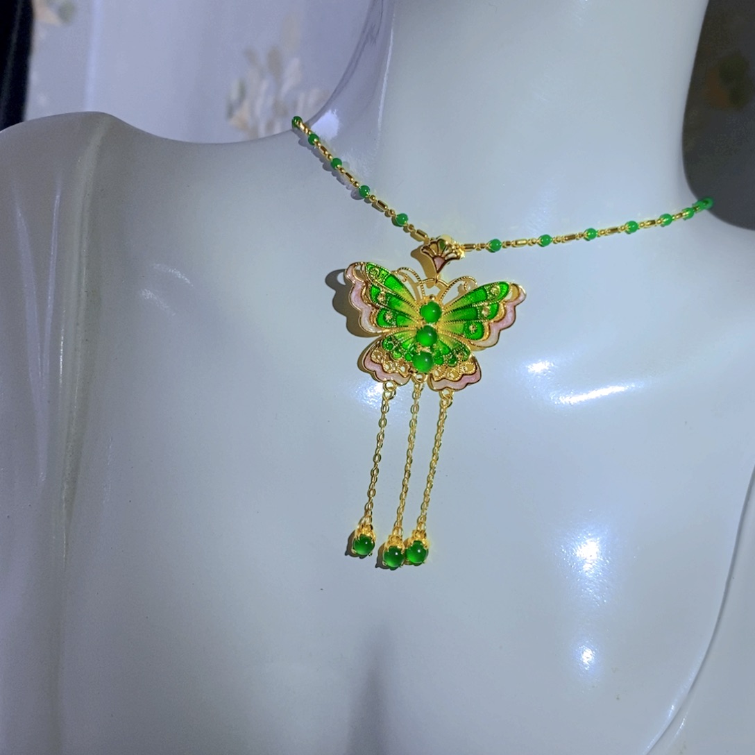 翡翠颈饰银S925镶嵌天然翡翠