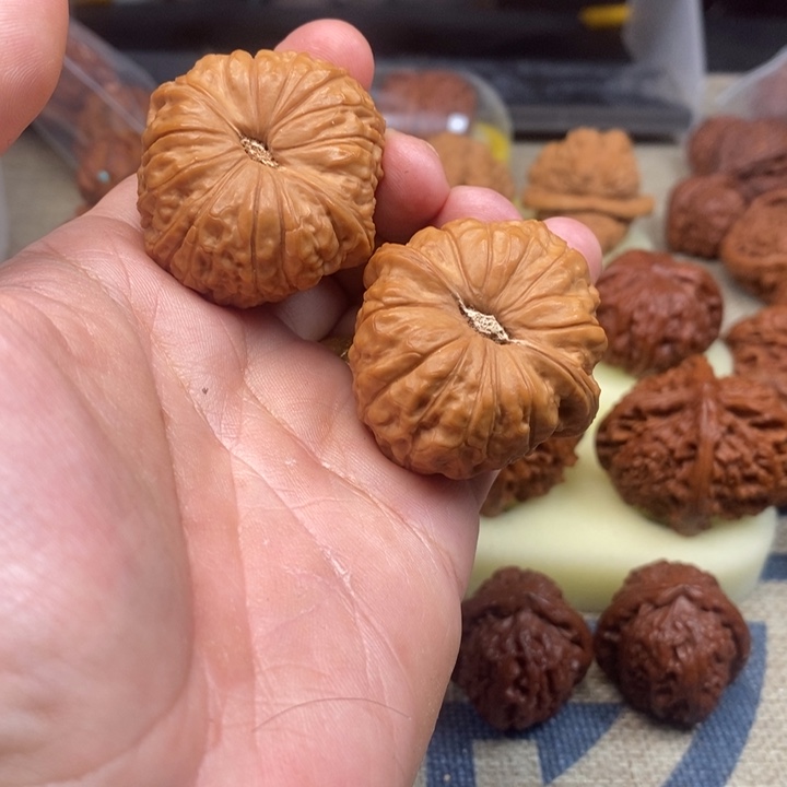 文玩核桃把件晴***里核桃