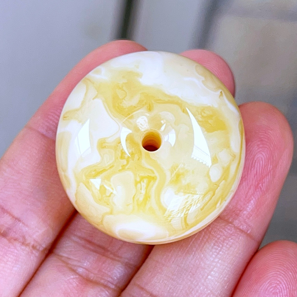 俄料瓷白花蜡平安扣吊坠