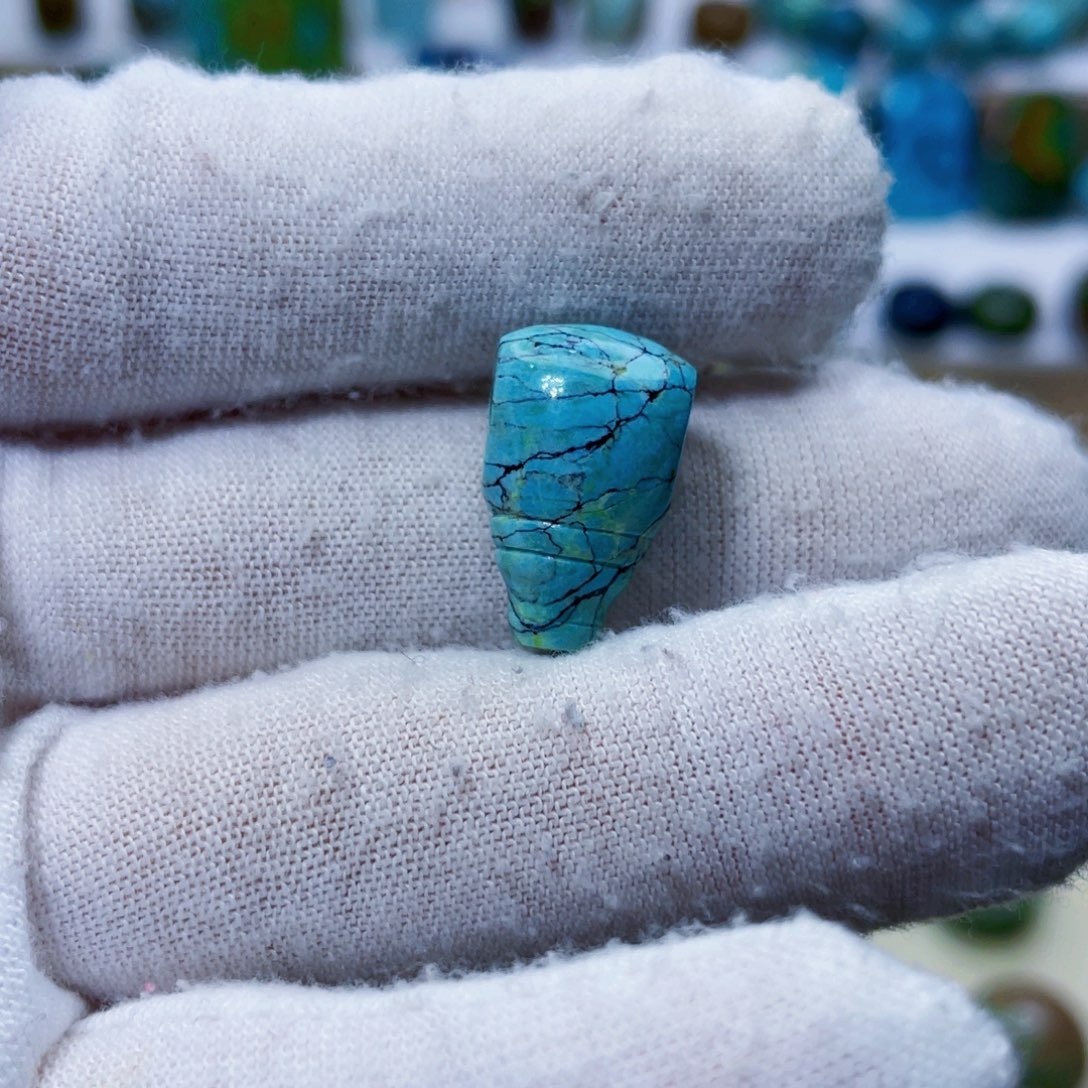 绿松石未镶嵌饰品