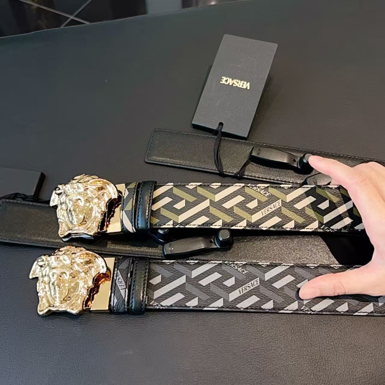 未使用 VERSACE/范思哲 饰品男士美杜莎回形纹腰带多色