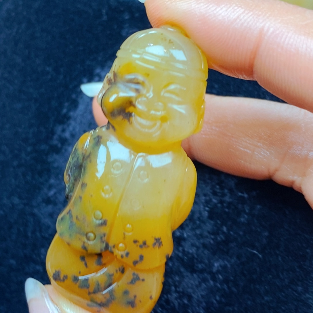 未镶嵌石英质玉（黄龙玉）颈饰