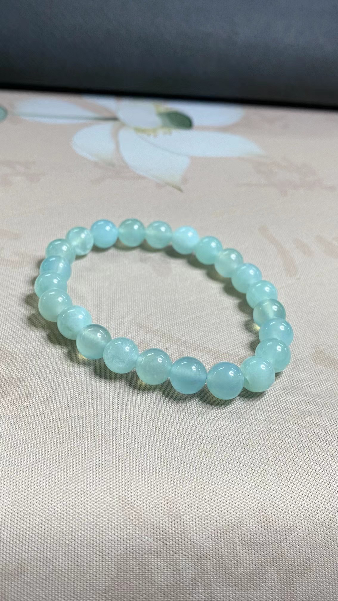 天青冻手串，直径卡8左右