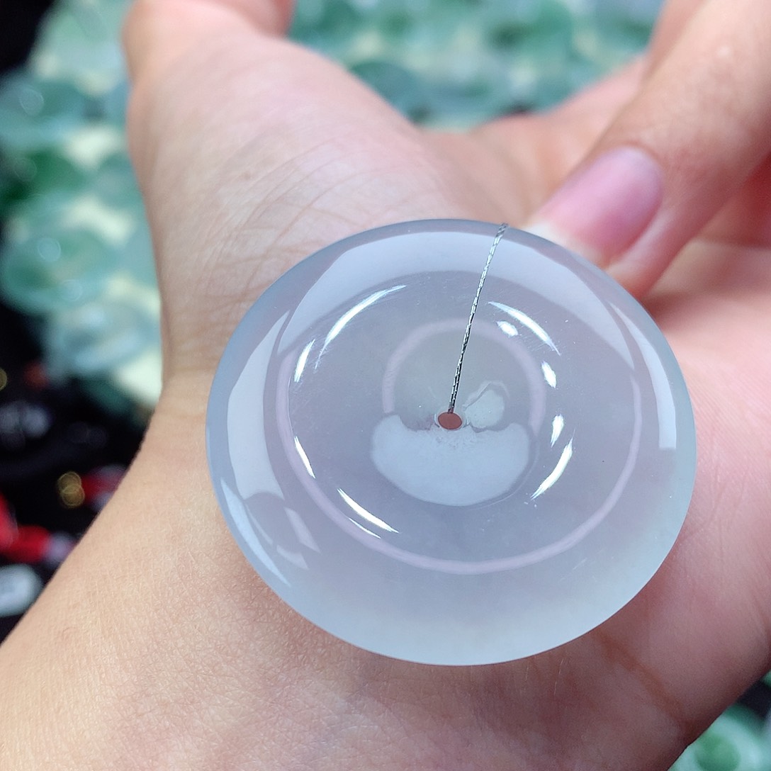 翡翠颈饰未镶嵌编号108。尺寸34.9-6.2