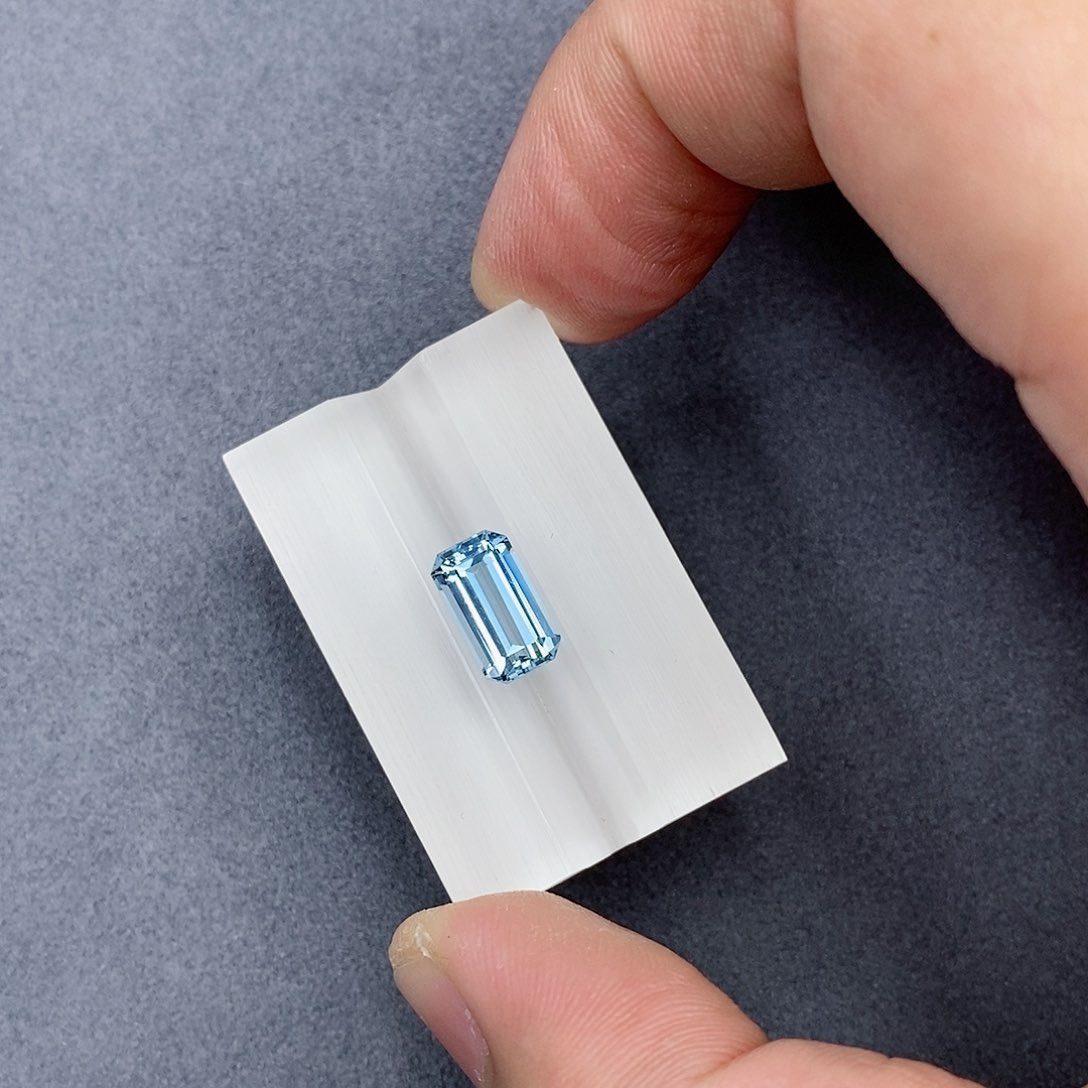 海蓝宝石笔搁未镶嵌2.78ct圣玛利亚裸石