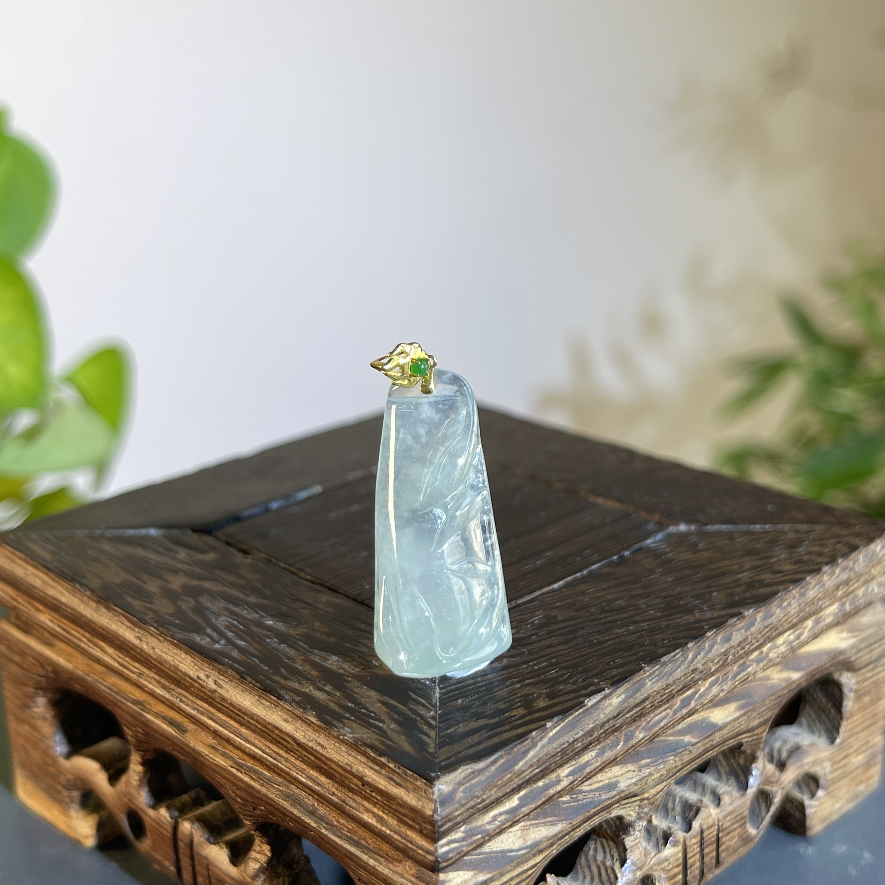 JXA10-47  天然缅甸A货翡翠 18K金扣节节高升