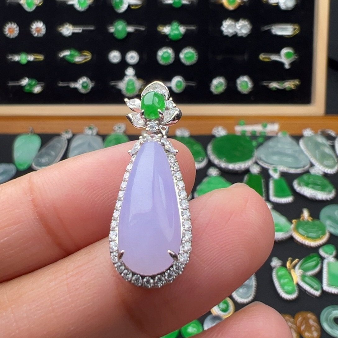 翡翠18K金镶嵌颈饰水滴