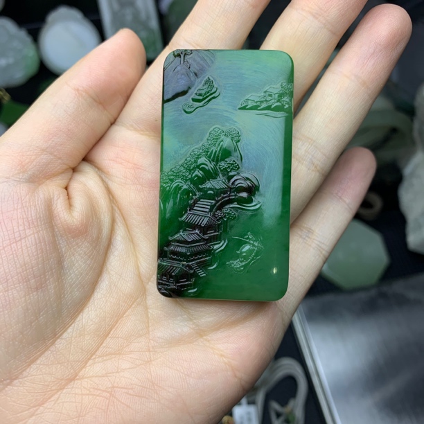 和田玉碧玉老料俄七聚红皮山水牌吊坠