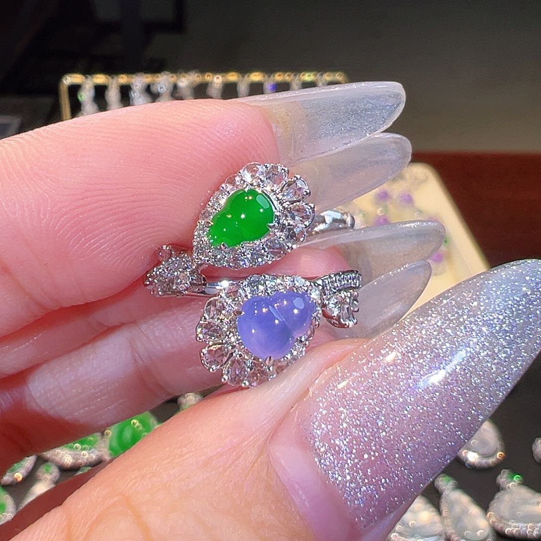 翡翠戒指18K金镶嵌翡翠