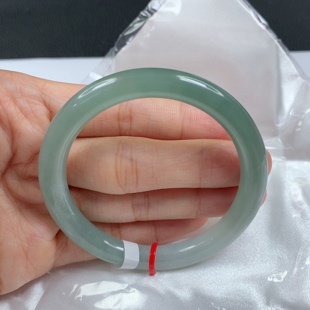 翡翠手镯未镶嵌天然54圈