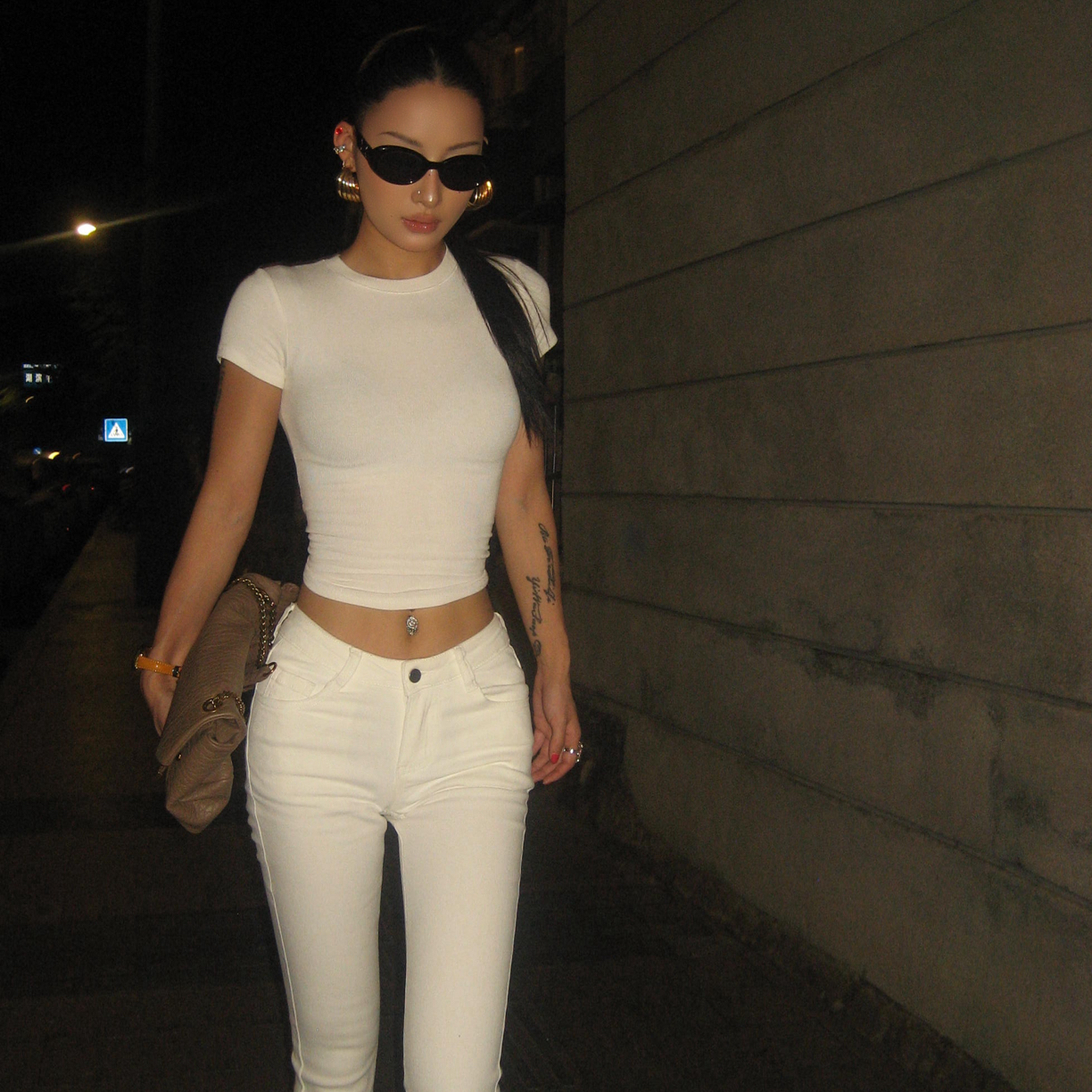 DAS【都市女主】都市时髦圆领纯色打底衫