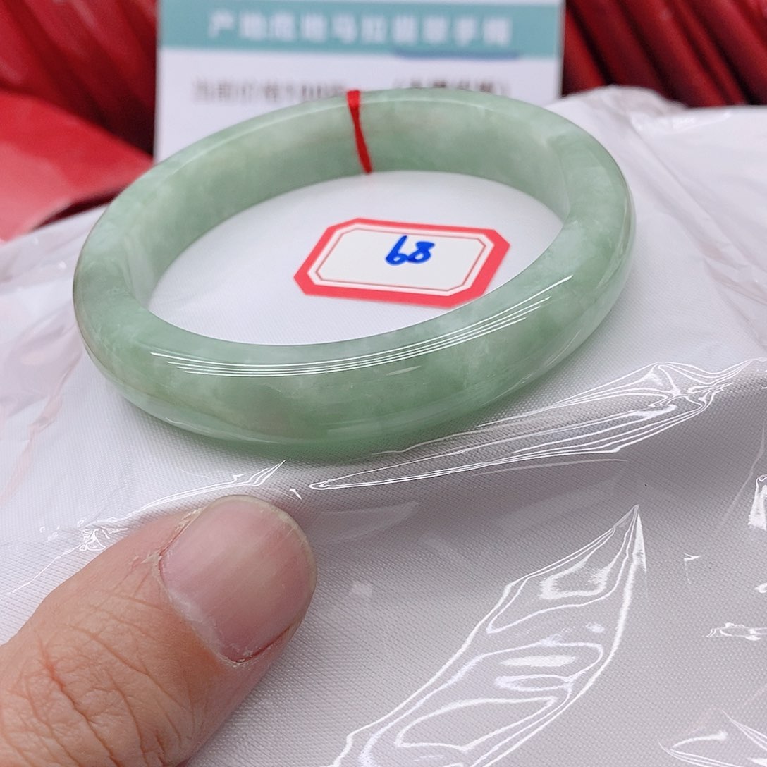 翡翠手镯未镶嵌拥*89999999