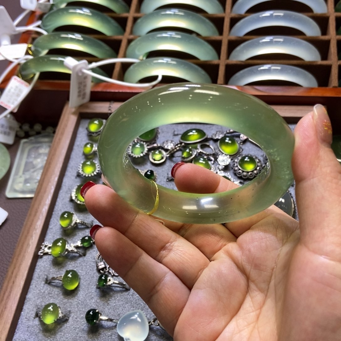 蛇纹石玉手镯54未镶嵌