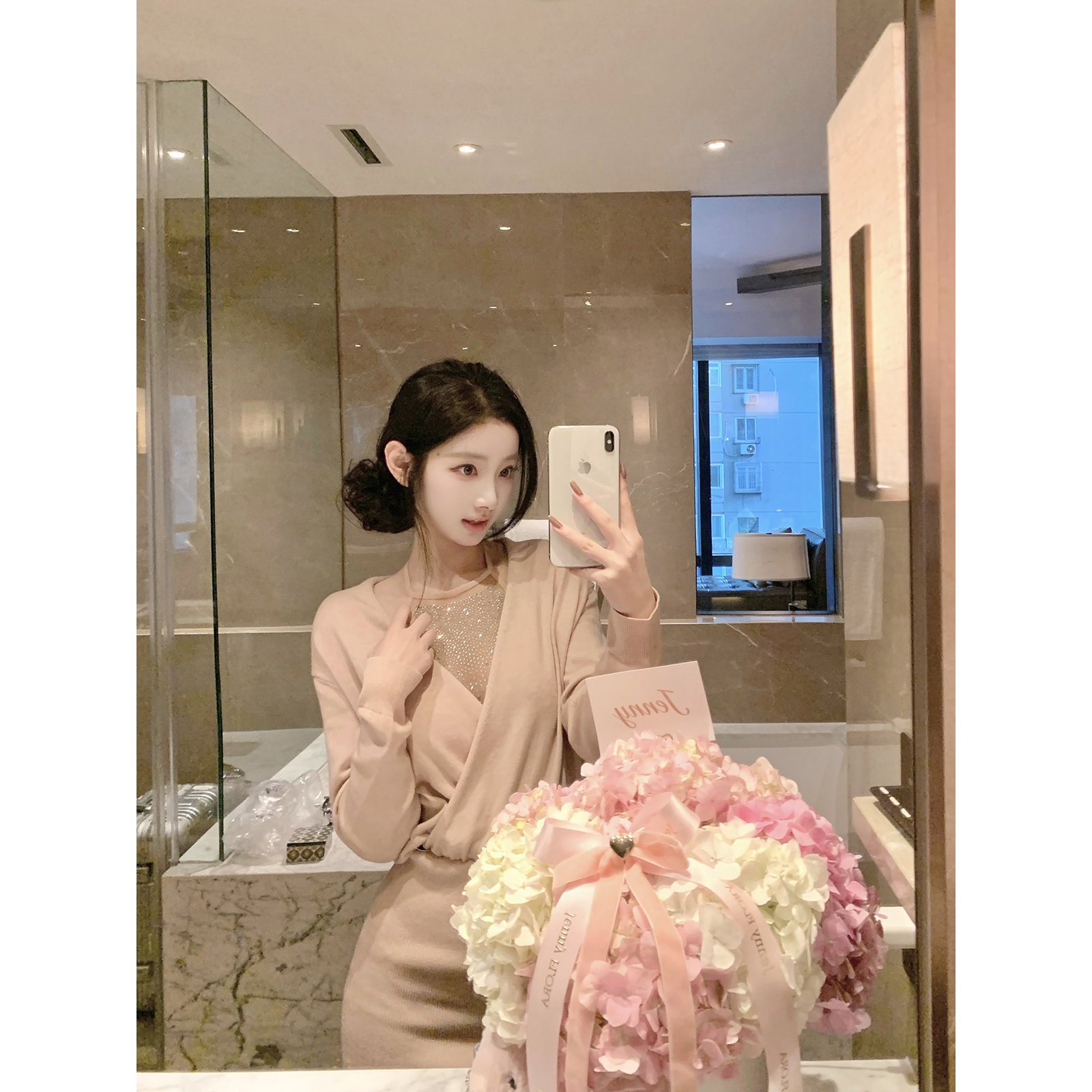 韩系首尔恋人亮片设计感挂脖针织气质长袖V领修身包臀短裙连衣裙