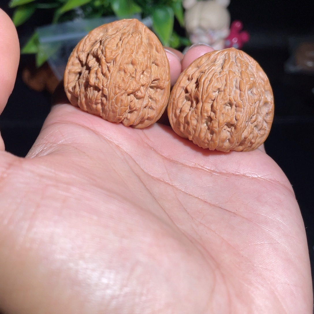 文玩核桃吊坠38密纹