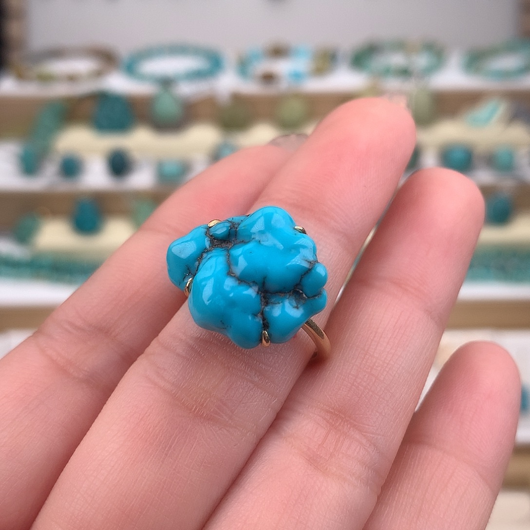 绿松石18K金镶嵌戒指