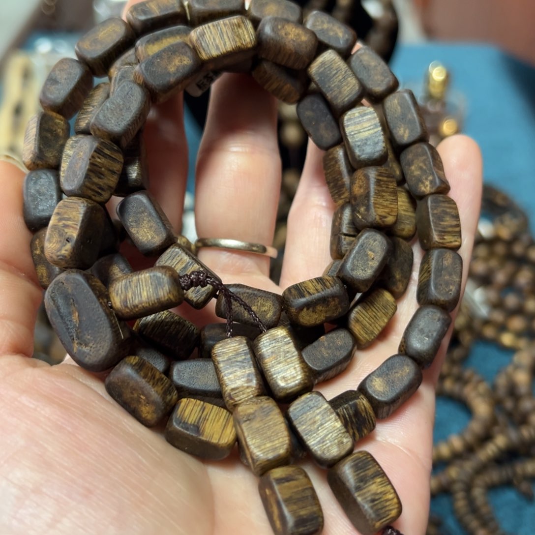 沉香手串莺歌绿卡7-29克多样性发货一条