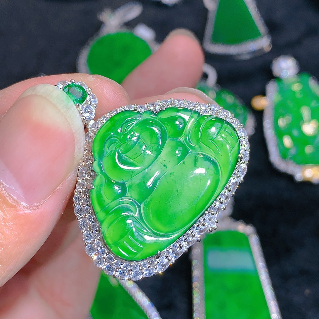 翡翠颈饰银S925镶嵌吊坠