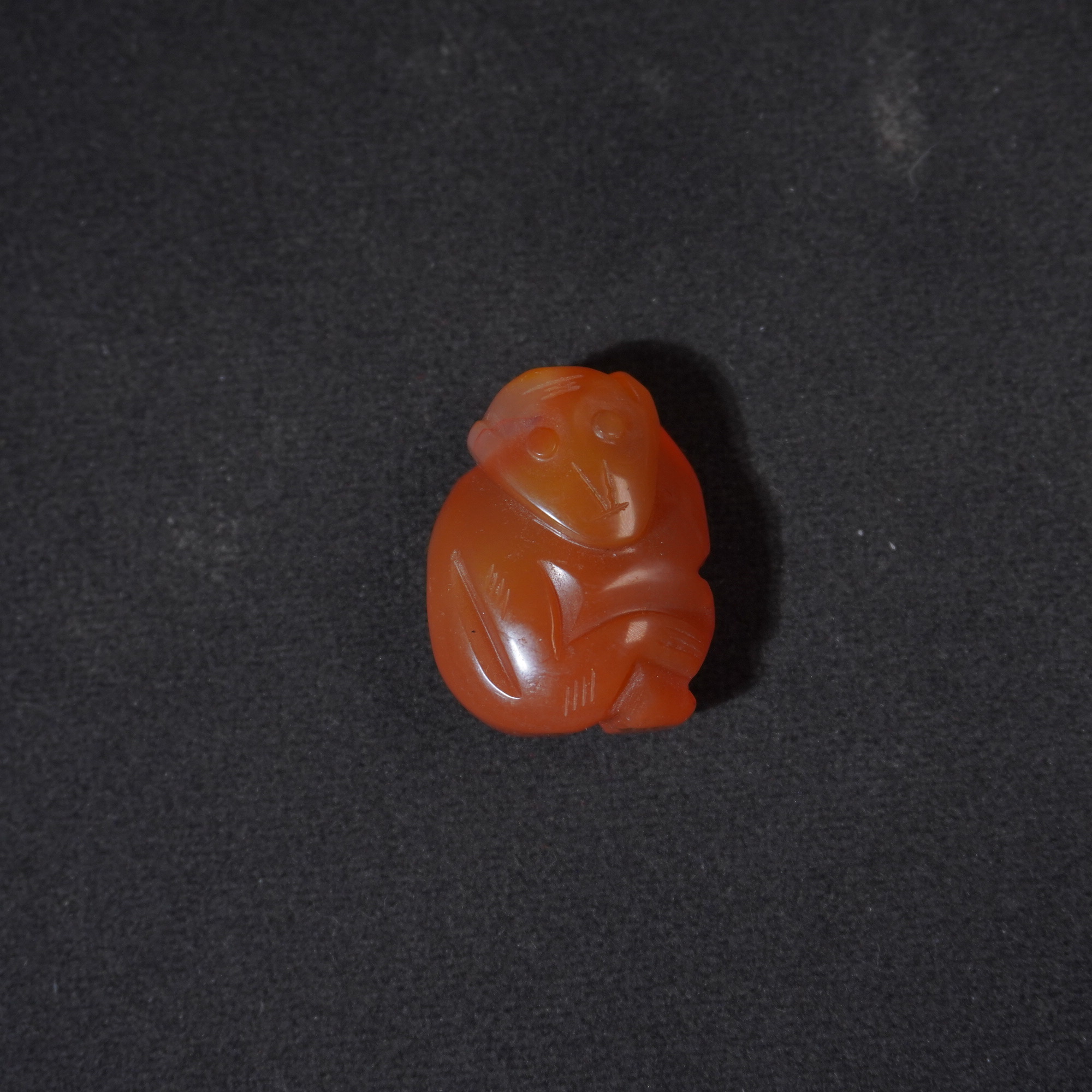 5SE239 清 玛瑙灵猴吊坠