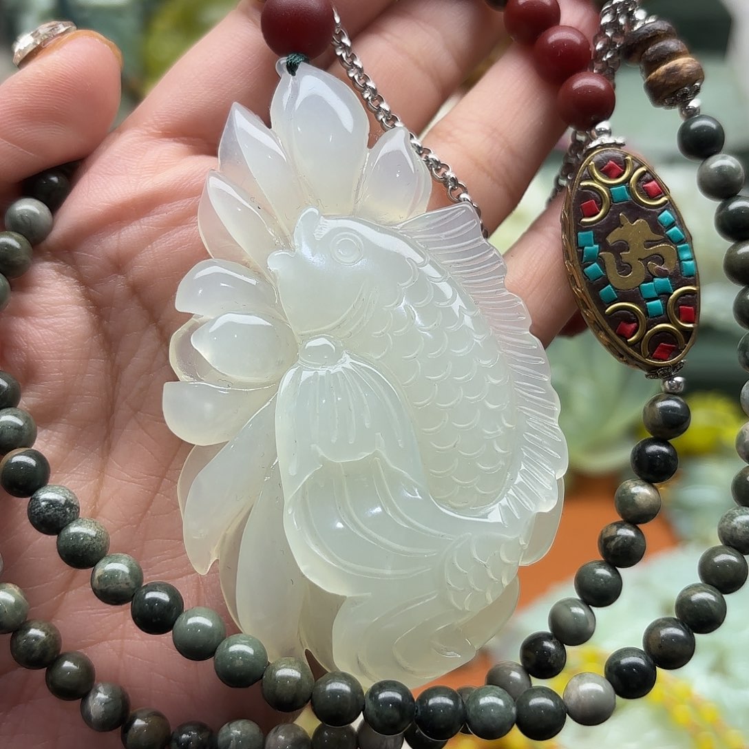 蛇纹石玉未镶嵌吊坠