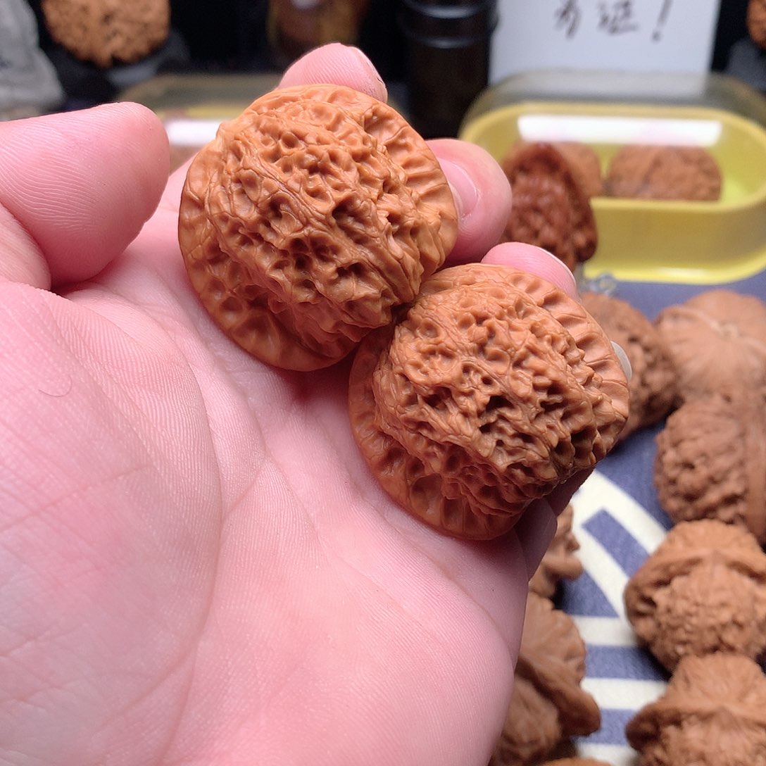 文玩核桃把件血麒麟