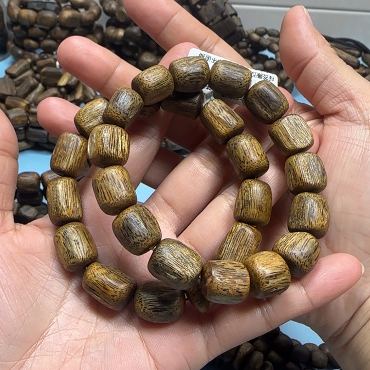 沉香手串陆河多样性发货一条卡12-15克