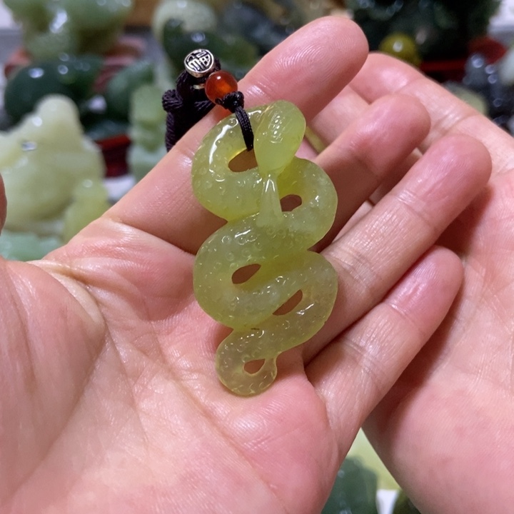 【闪购商品】蛇纹石玉挂件未镶嵌