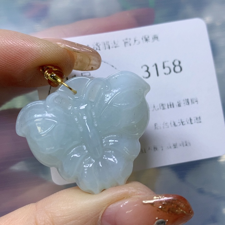 翡翠颈饰未镶嵌翡翠