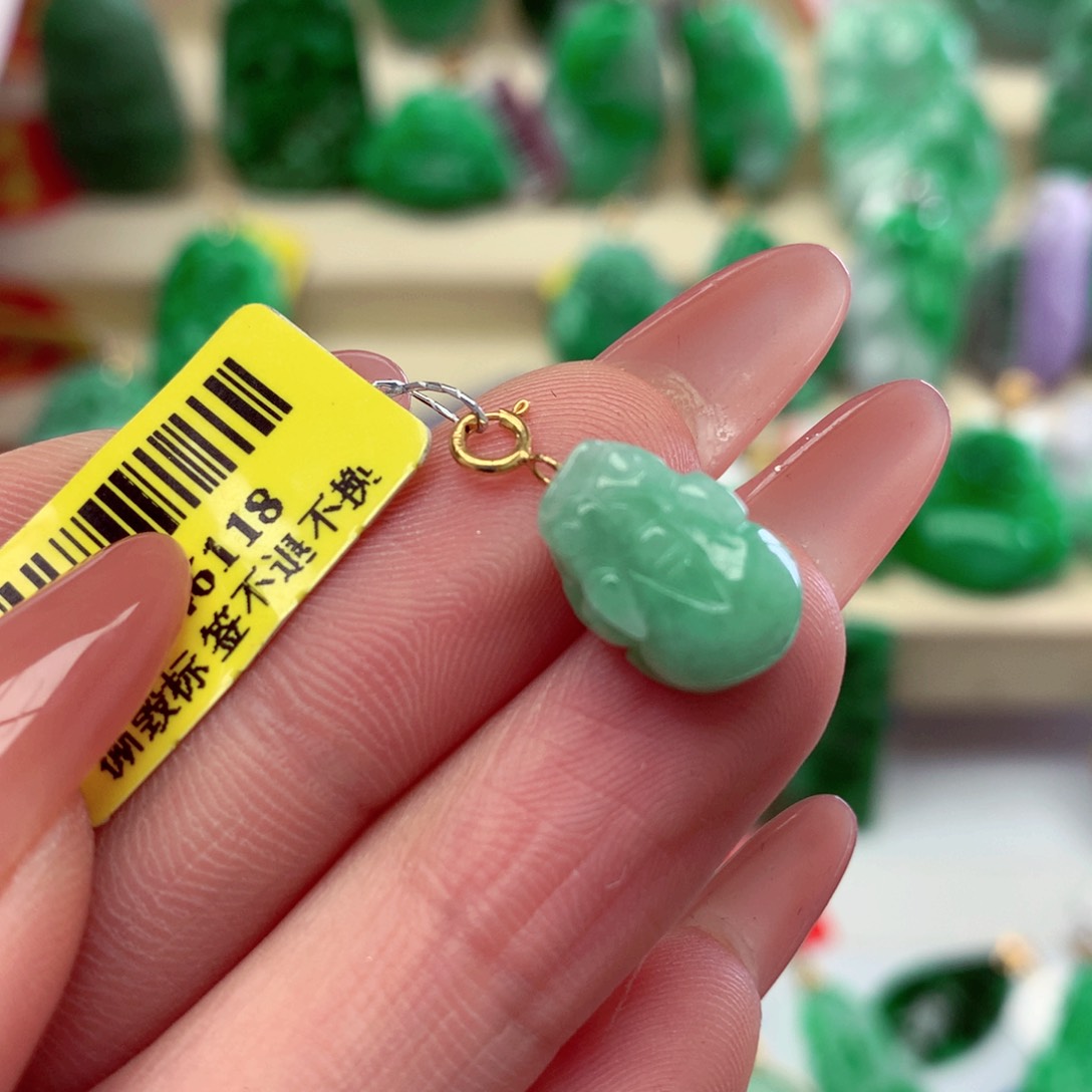 翡翠颈饰18K金镶嵌翡翠