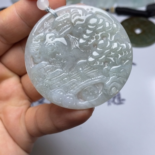 翡翠未镶嵌颈饰翡翠