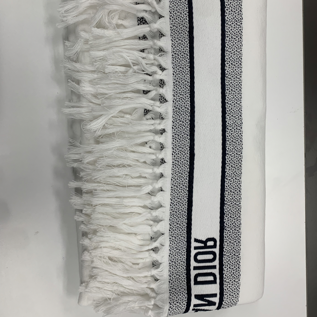 99新 DIOR/迪奥 白色字母logo披肩/160*100/E00704
