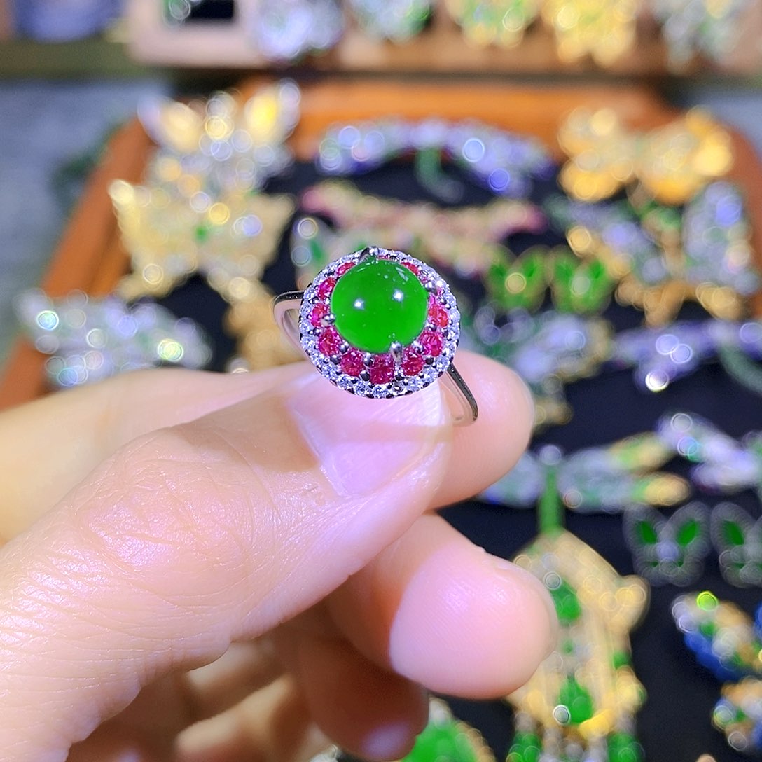 颈饰银S925镶嵌翡翠