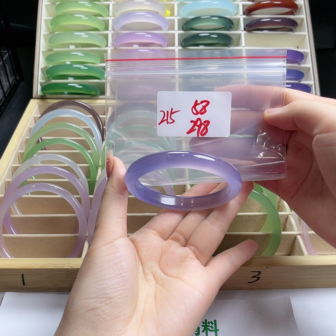 【闪购商品】玛瑙/玉髓手镯未镶嵌南**?