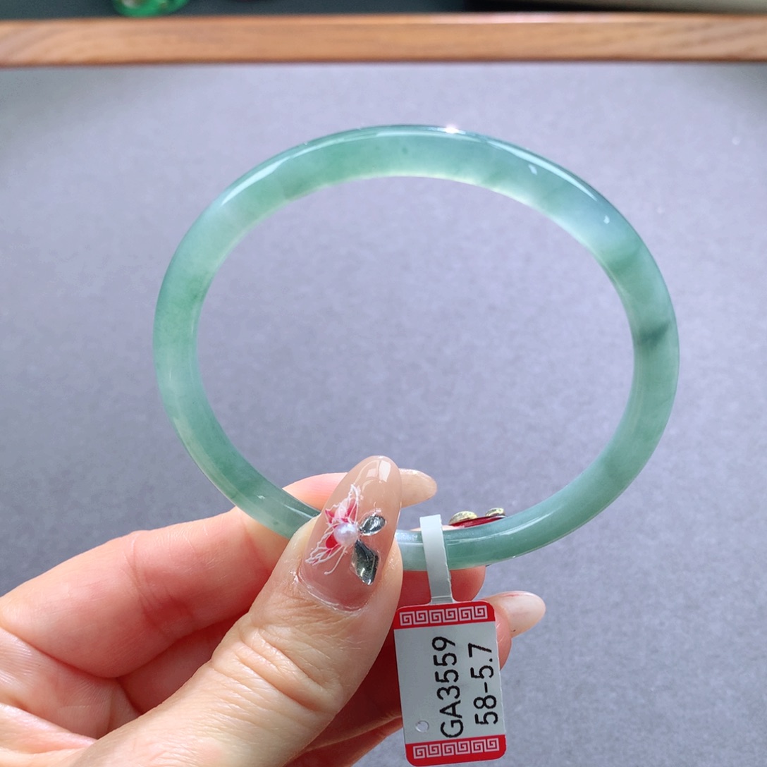 翡翠手镯未镶嵌天然翡翠手镯叮当镯