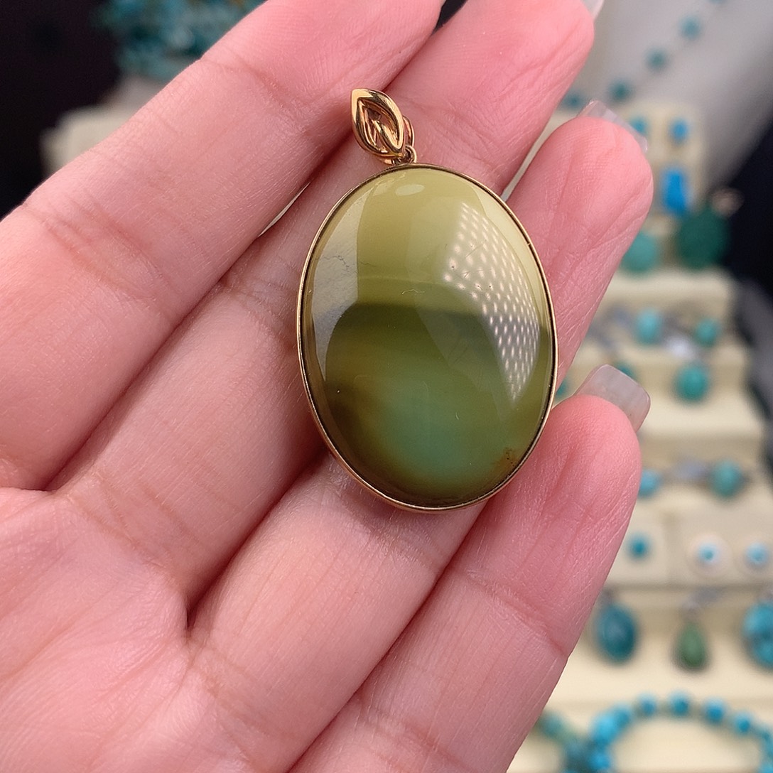 绿松石18K金镶嵌吊坠(赠链)