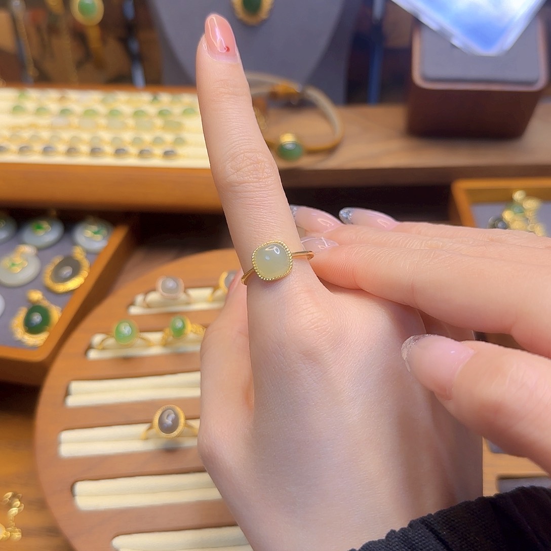 和田玉戒指银S925镀金镶嵌