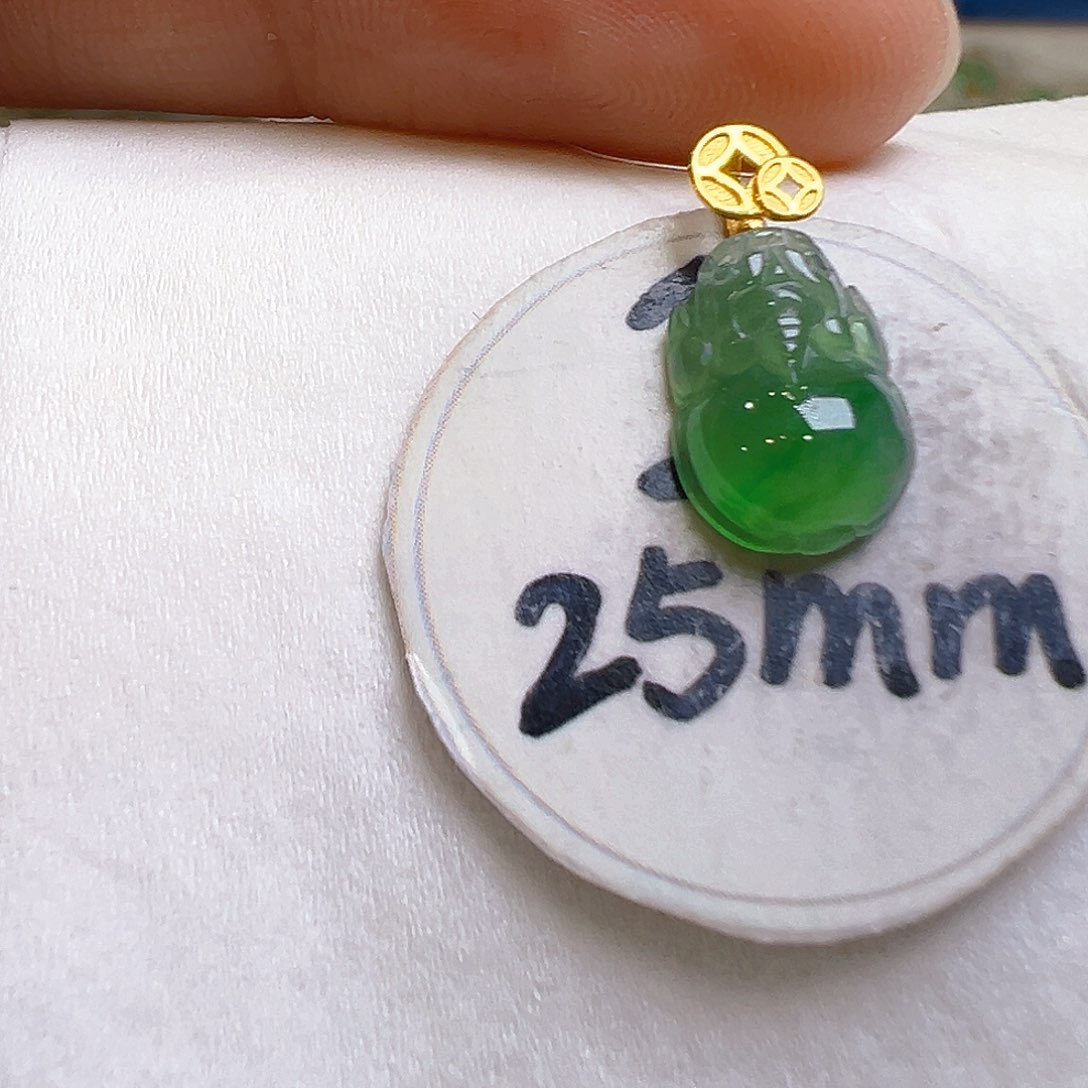 翡翠颈饰18K金镶嵌翡翠