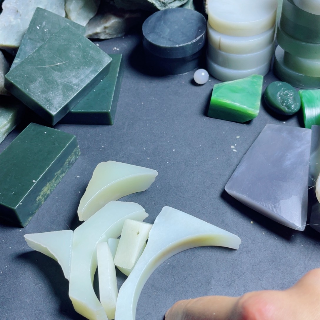 和田玉（糖玉）未镶嵌挂件