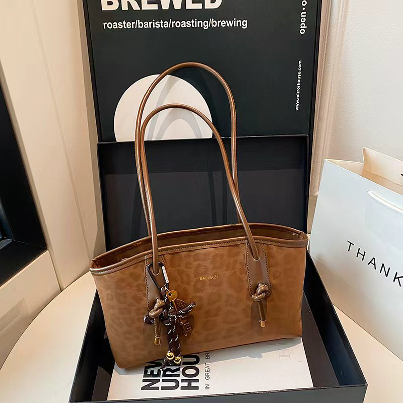 新款轻奢百搭高级感气质时尚斜挎女士包6188棕