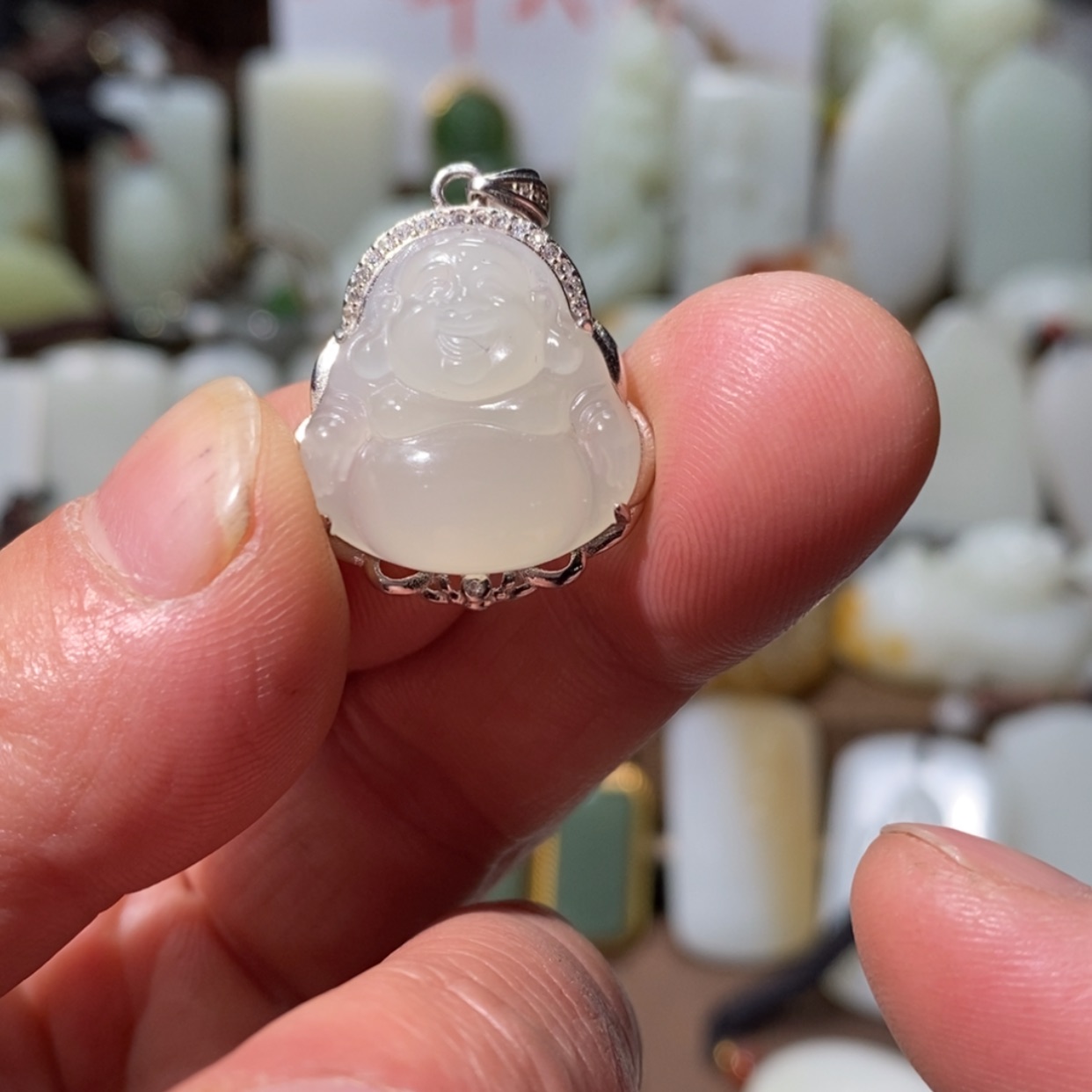 【闪购商品】和田玉吊坠(赠链)未镶嵌