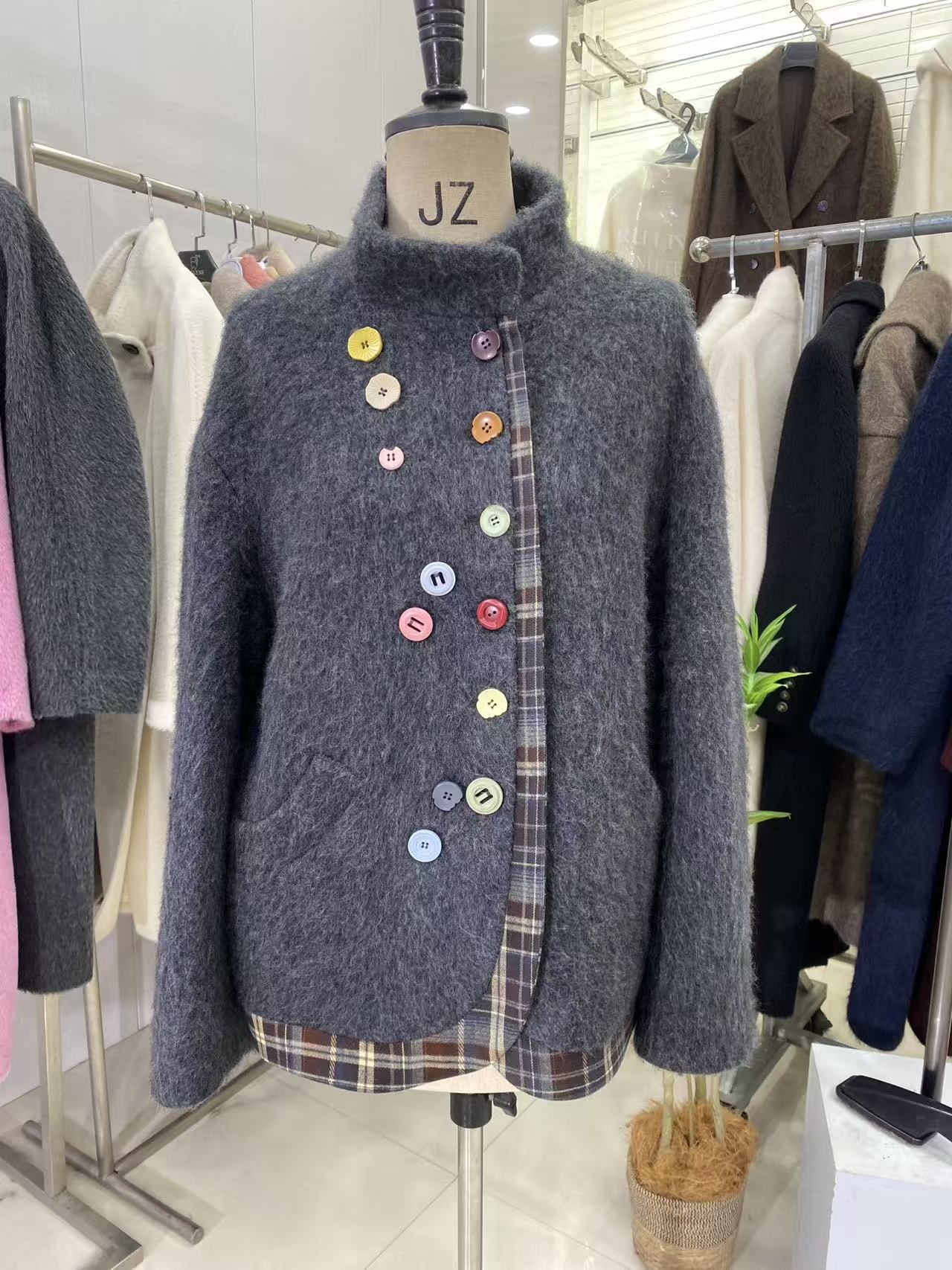 云尚时尚短款羊绒拉绒65衣长