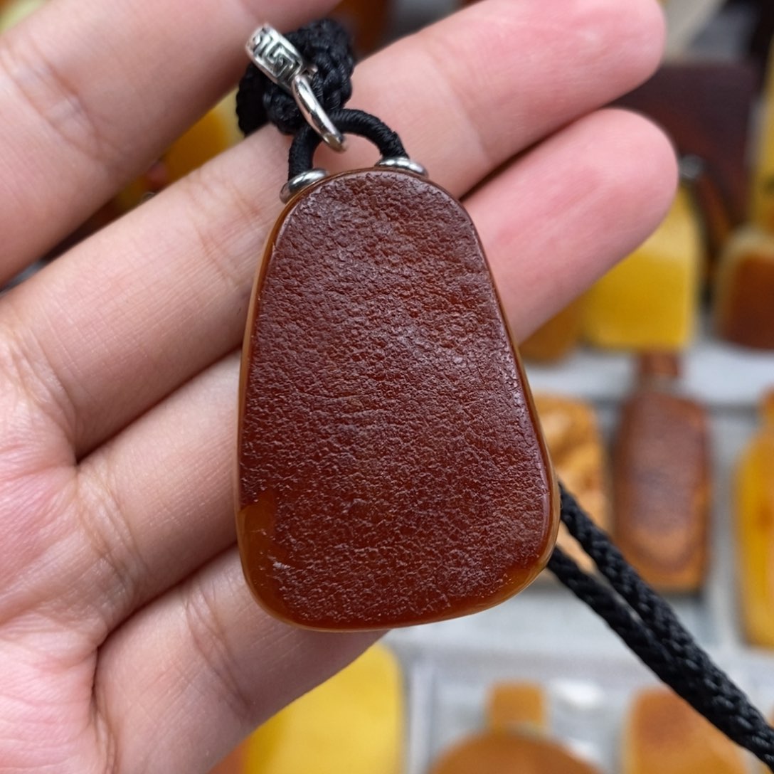 琥珀吊坠(赠链)未镶嵌