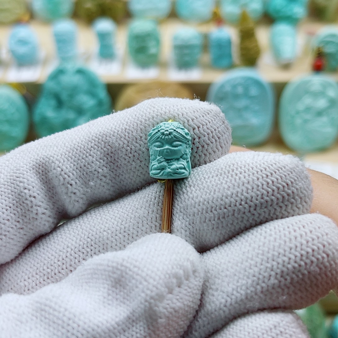 绿松石未镶嵌珠宝奇石