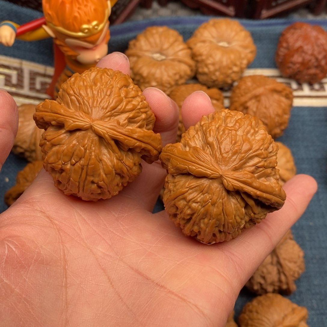 文玩核桃把件43精品球白