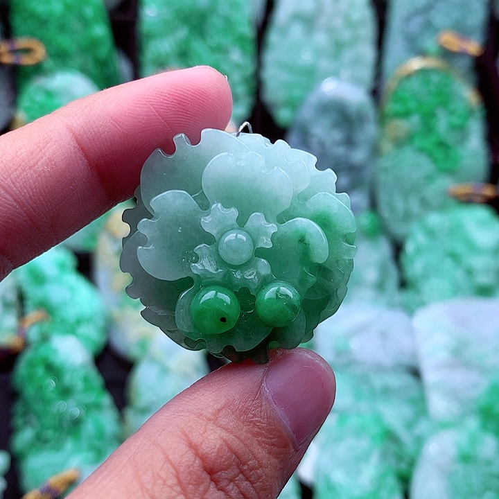 翡翠吊坠(不含链)未镶嵌