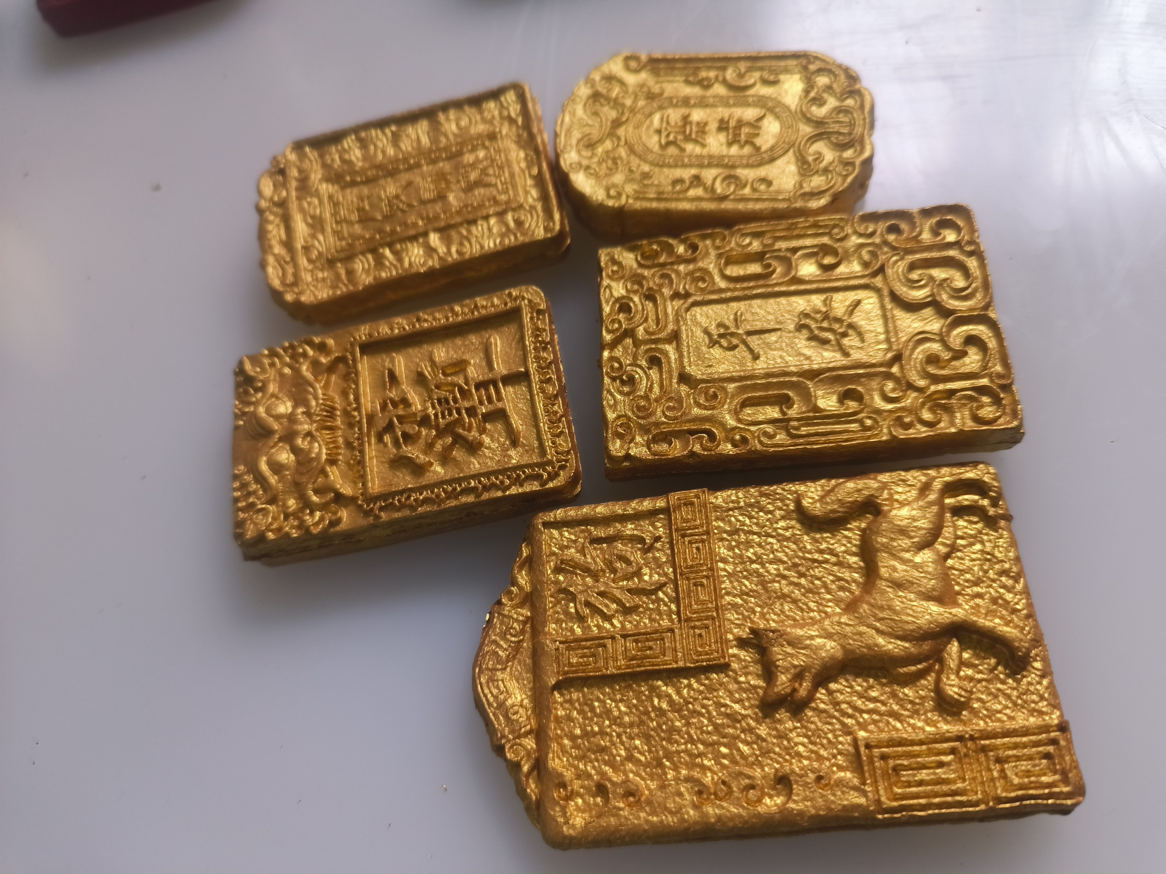 墨锭，金墨，动物胶金墨牌。50一个图案自选